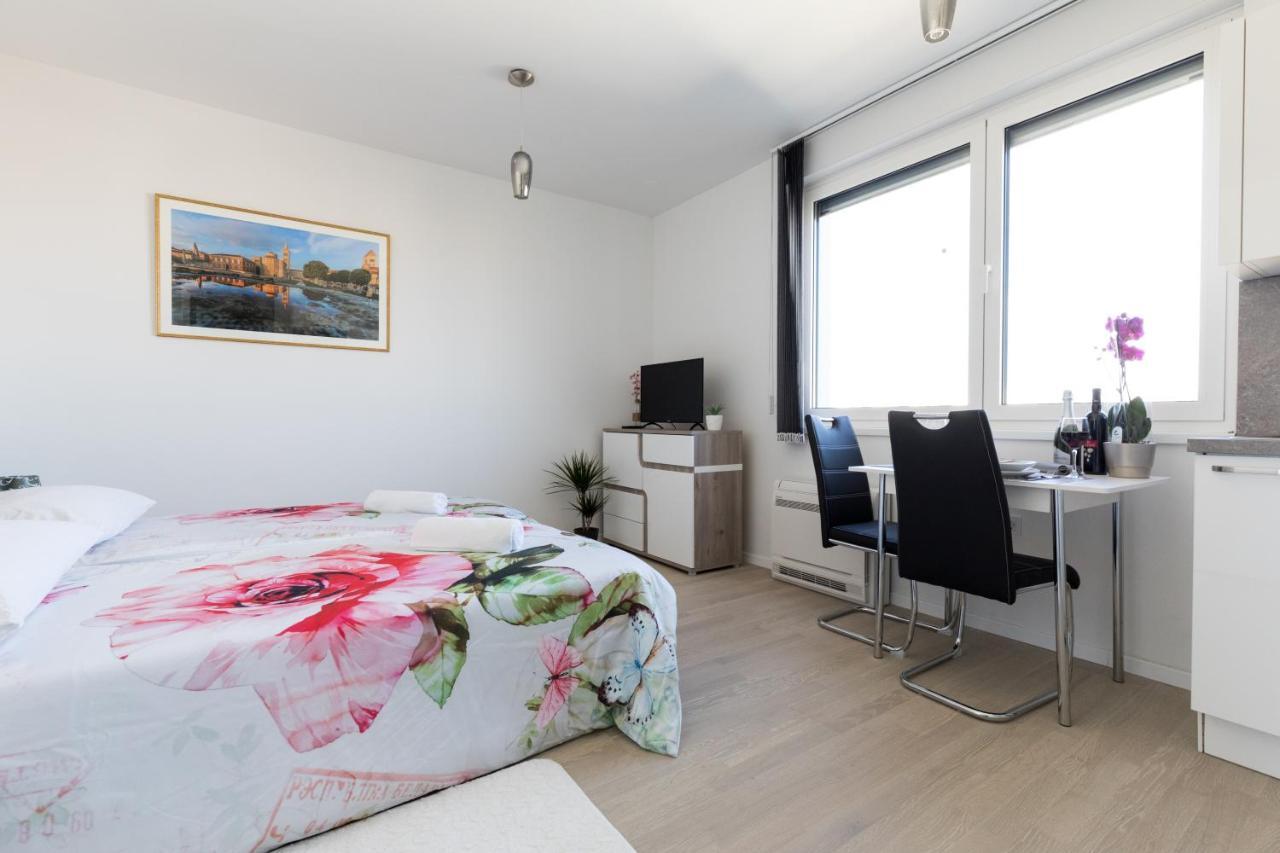 Studio Apartman Moonlight Zadar Exterior foto